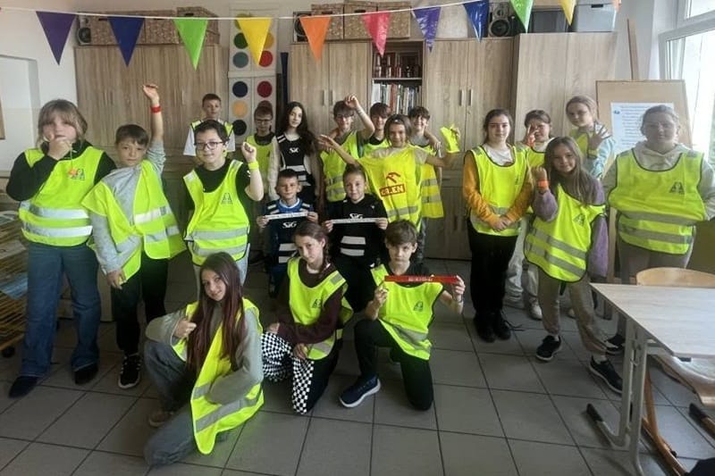 „Czwórka” świeci przykładem