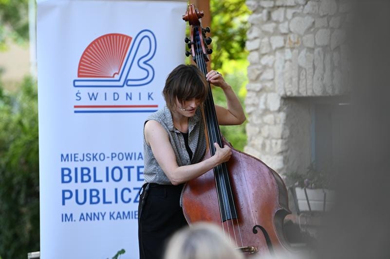 Muzyczna podróż z Helene Glüxam