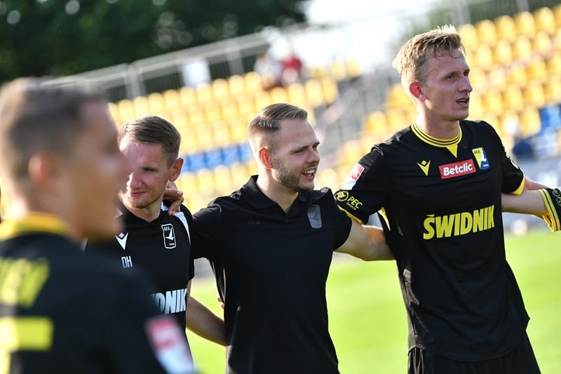 Avia gra z Sandecją