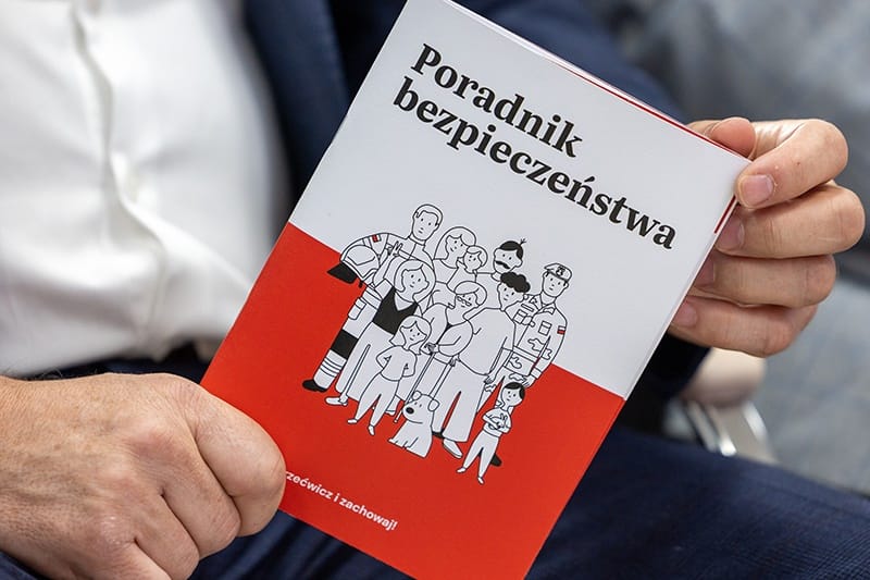 Pobierz “Poradnik bezpieczeństwa”