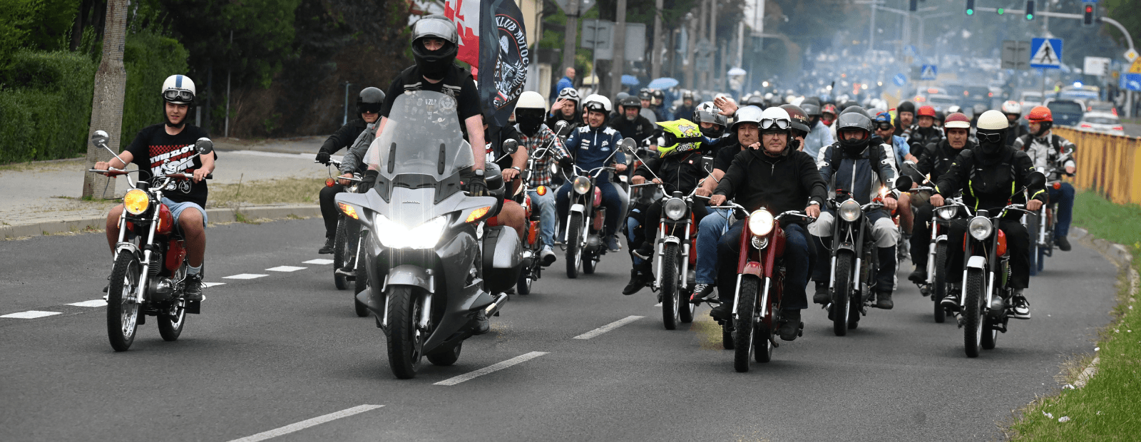 Świdnik znów pachnie benzyną. Tysiące motocyklistów na zlocie WSK