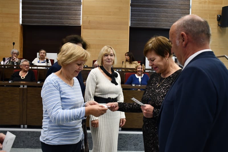 Seniorzy, czas na naukę i nowe znajomości