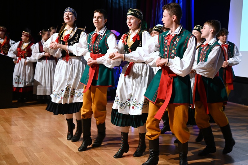 Dołącz do tanecznej rodziny