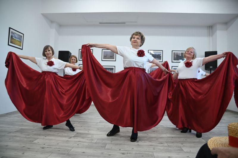 Seniorzy na pierwszym planie