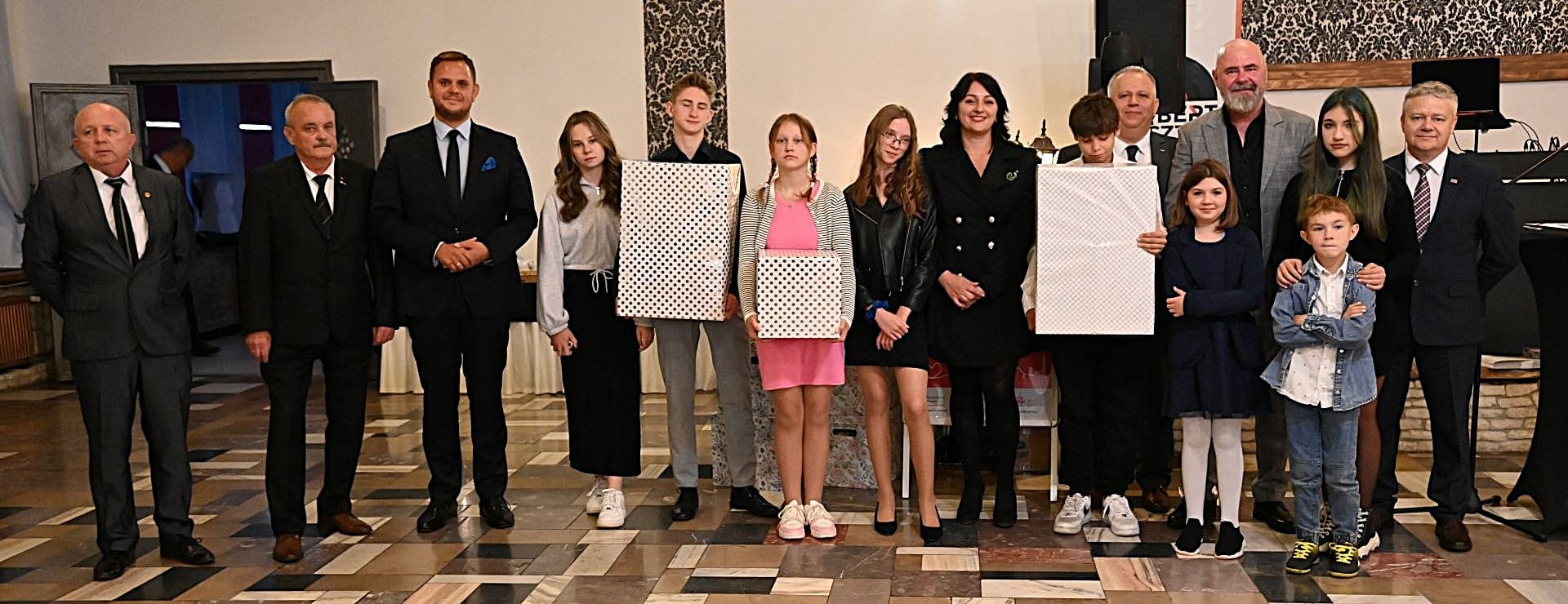 Z wdzięczności za ofiarność