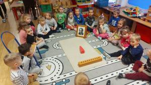 Wlochy-Biedronki-poznaja-postac-Marii-Montessori