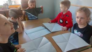 Wlochy-Jezyki-metoda-origami-robia-gondole