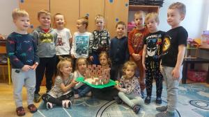 Wlochy-Jezyki-z-wykonanym-przez-siebie-koloseum