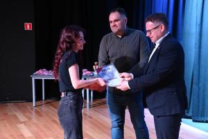 6