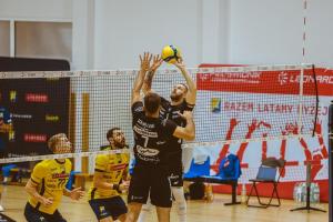 05-10-24-Avia-Czarni-PLS-18-Copy
