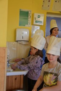 image015